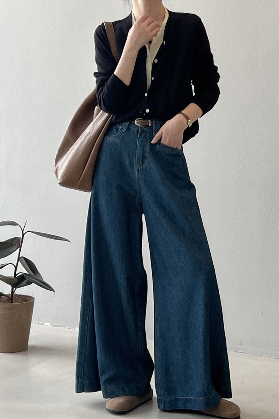 Classic Vintage & Enduringly Stylish Cardigan
