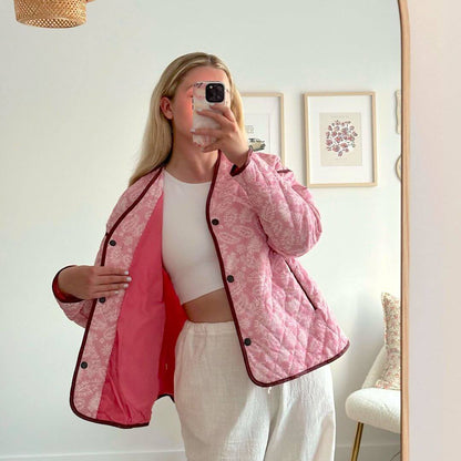 Effortlessly Elegant Jacket with a Timeless Design
