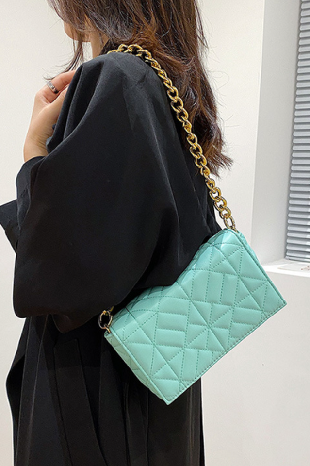 Effortlessly Elegant Bag with a Timeless Design