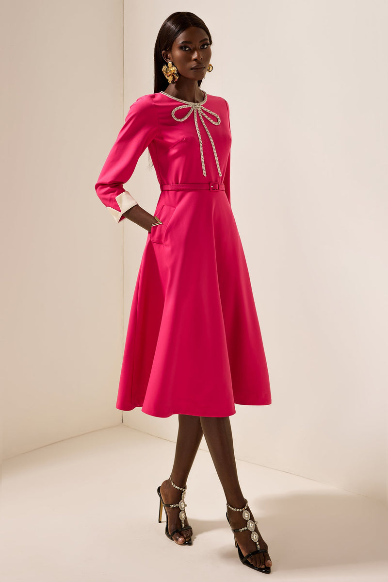 Well Tailored Dress with a Graceful Silhouette