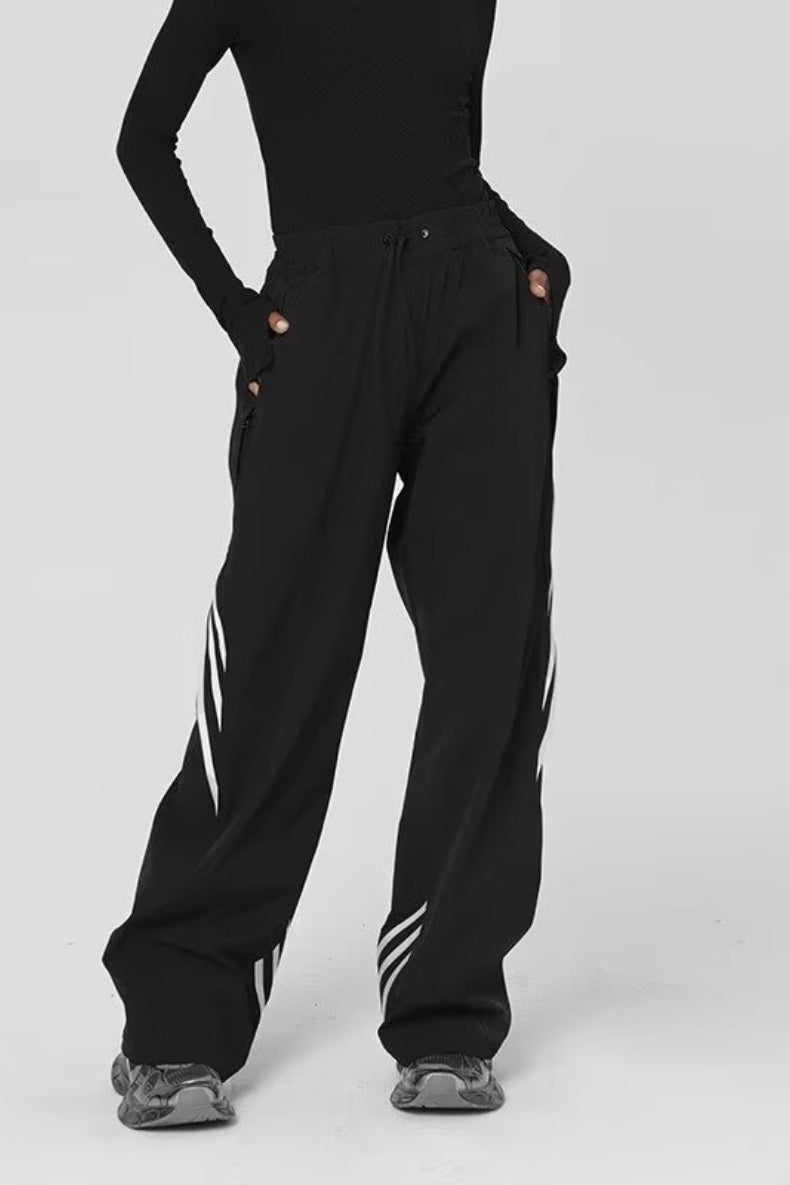 Well Tailored Pants with a Graceful Silhouette