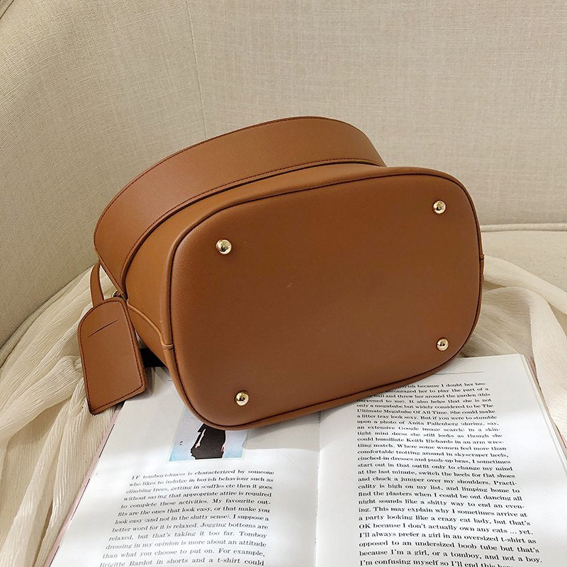 Polished Bag with an Effortless Classic Look