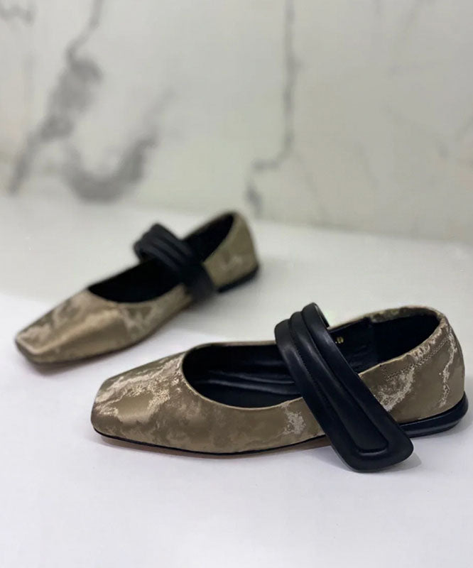 A Vintage Style Shoes with Delicate Timeless Details