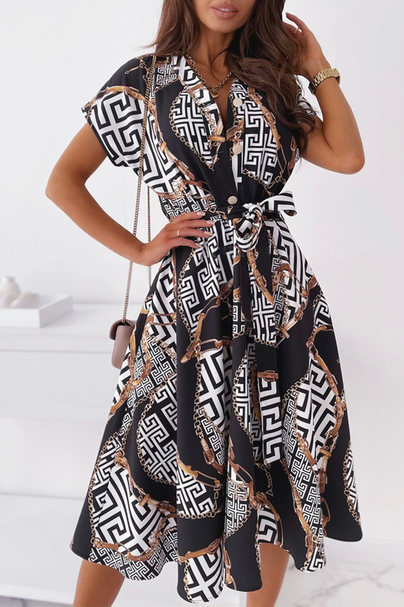 Classic Vintage Dress with a Flattering Fit