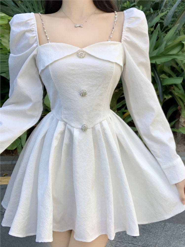 Beautifully Finished Dress in a Timeless Design