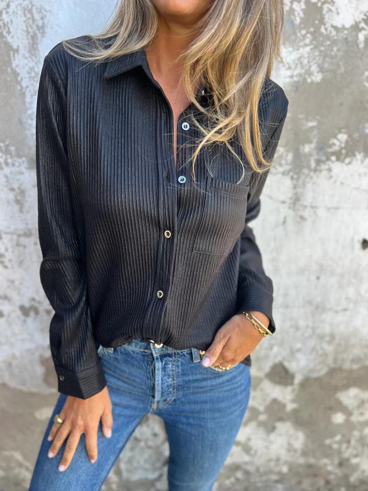 Beautifully Finished Shirt in a Timeless Design
