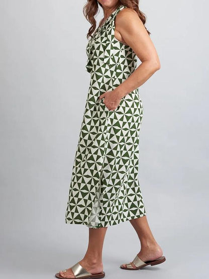 Effortlessly Elegant Dress with a Timeless Design