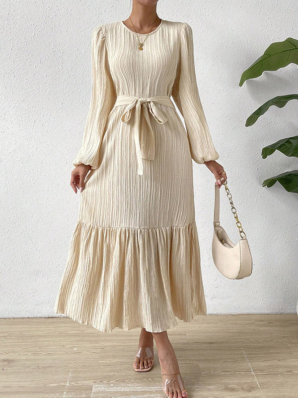 Effortlessly Elegant Dress with a Timeless Design