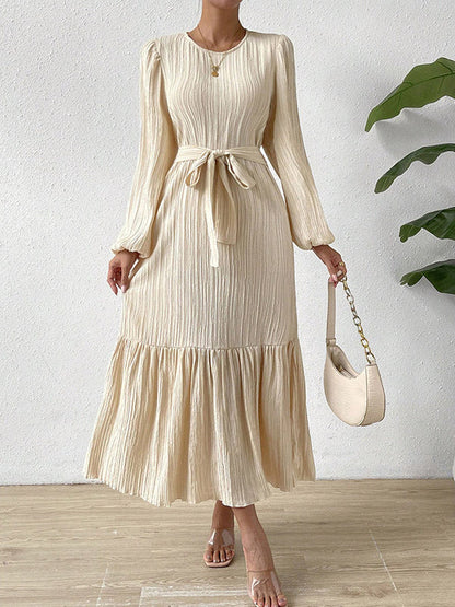 Effortlessly Elegant Dress with a Timeless Design