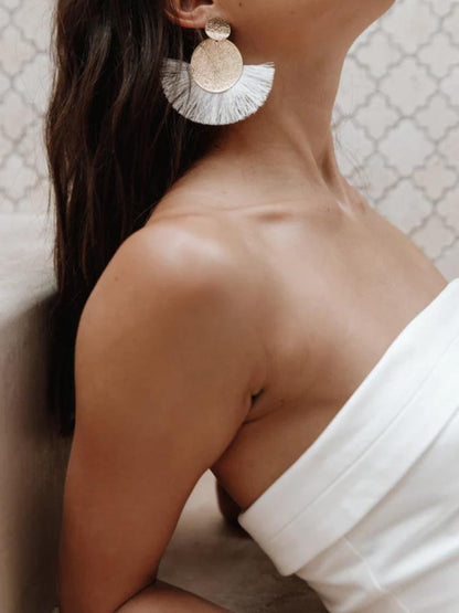 Gracefully Styled Garment for Any Occasion
