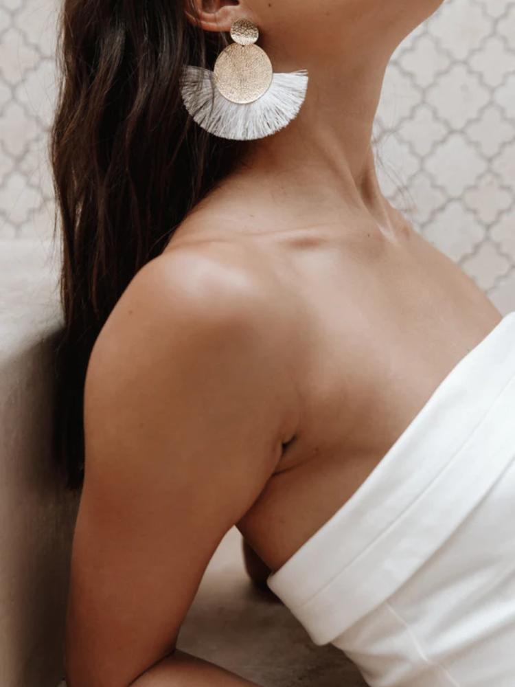 Gracefully Styled Garment for Any Occasion