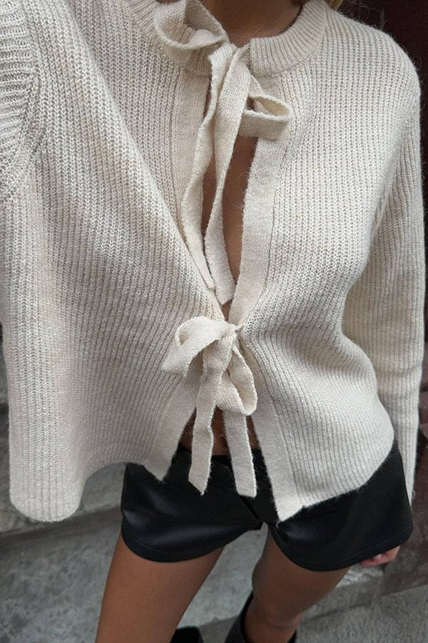 Effortlessly Elegant Cardigan with a Timeless Design