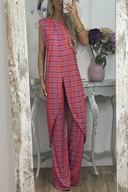 Well Tailored Top with a Graceful Silhouette