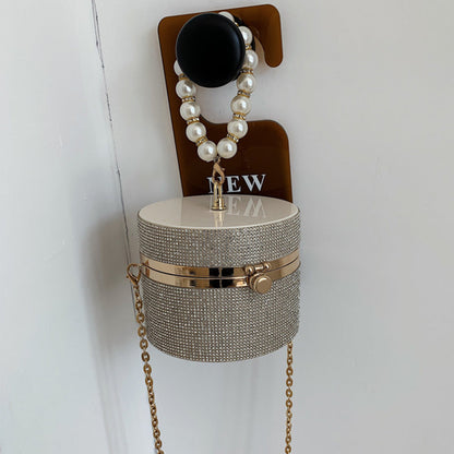 Well Tailored Bag with a Graceful Silhouette