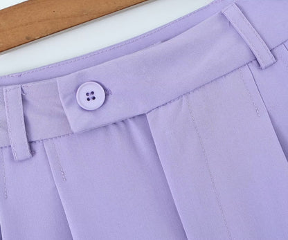 Well Tailored Pants with a Graceful Silhouette