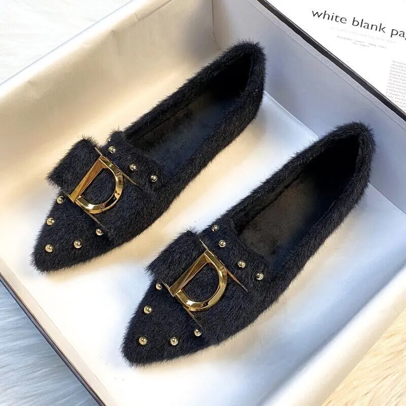 Classic Vintage Shoes with a Flattering Fit