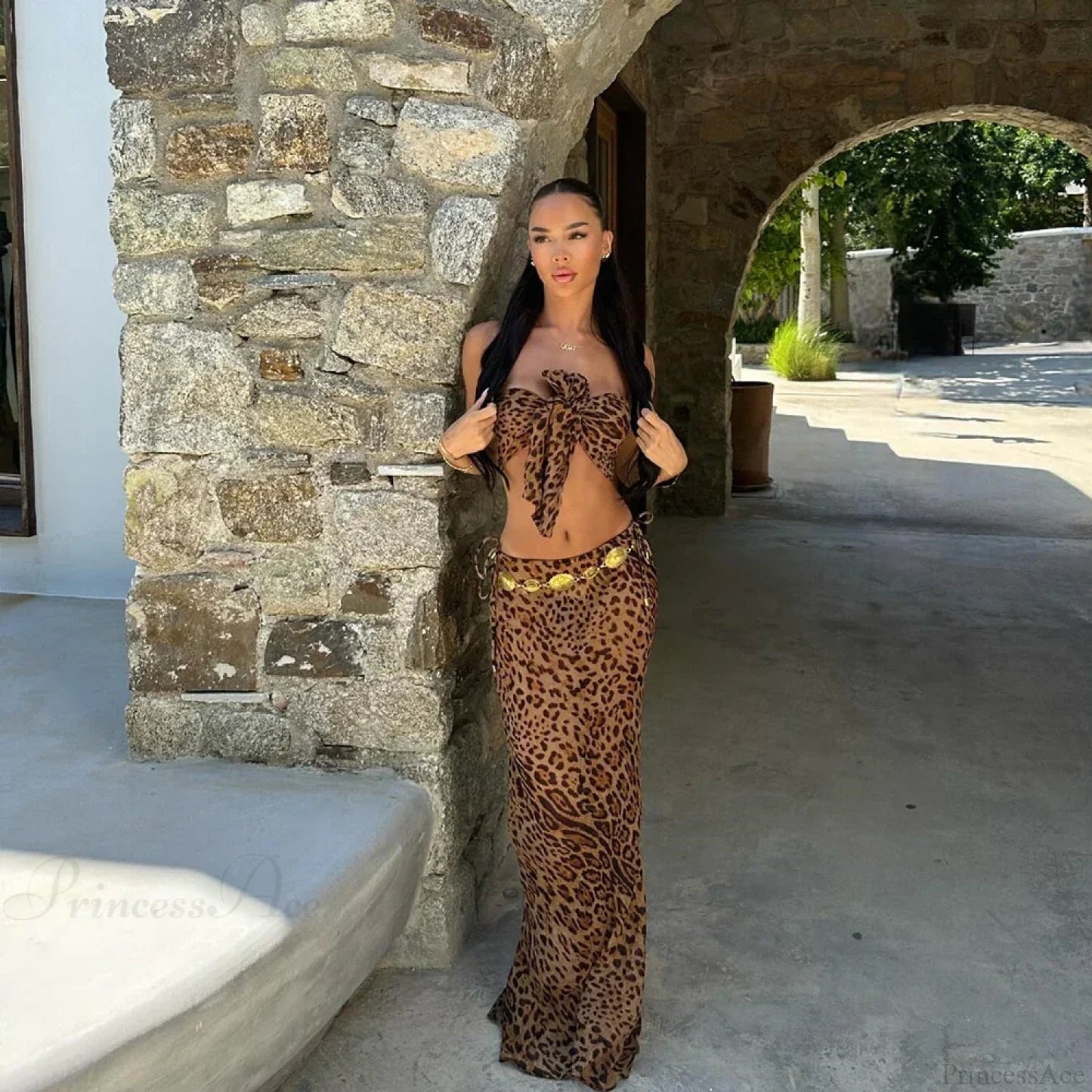 Well Tailored Garment with a Graceful Silhouette