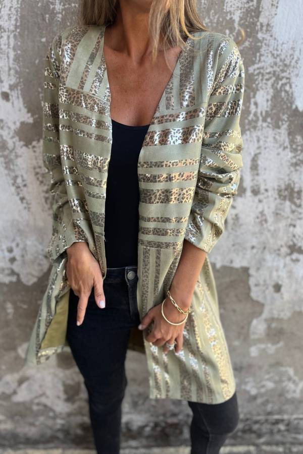 Elegantly Styled Coat for Everyday Wear