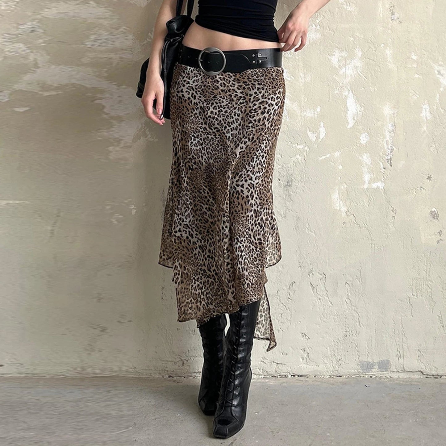 Effortlessly Elegant Garment with a Timeless Design