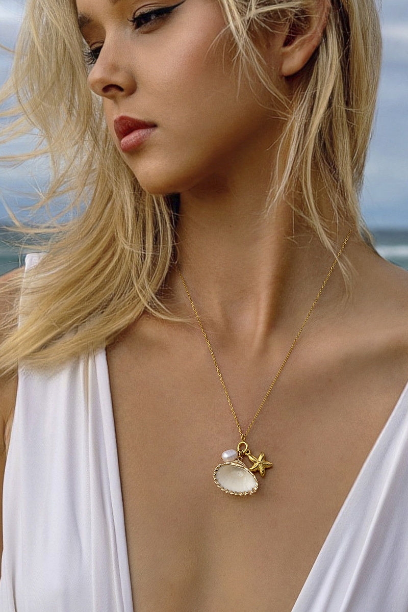 Beautifully Finished Garment in a Timeless Design