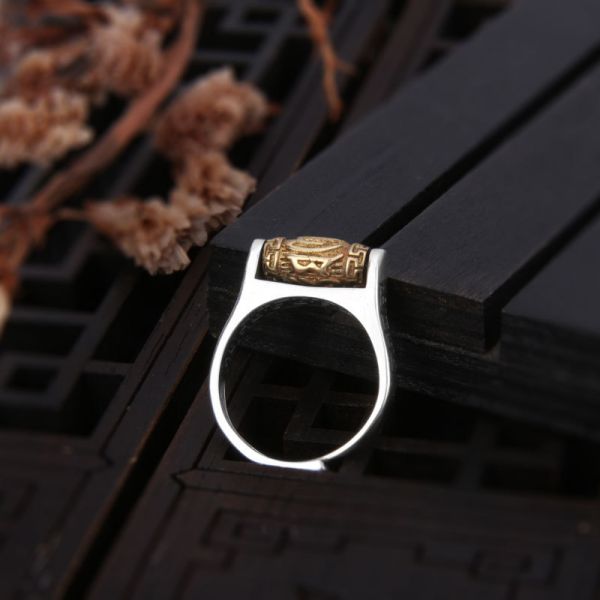 Beautifully Finished Garment in a Timeless Design