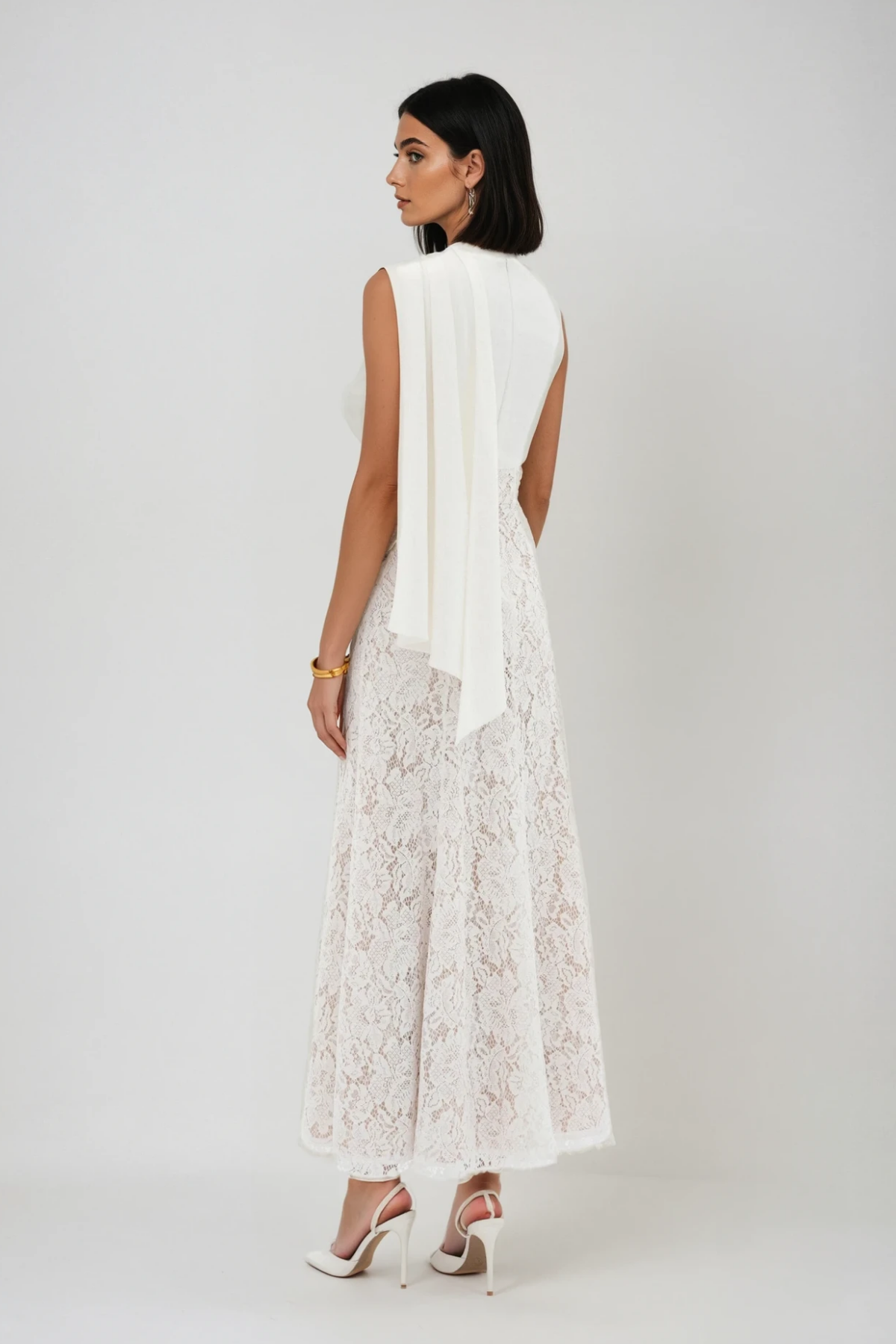 Well Tailored Dress with a Graceful Silhouette