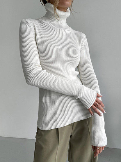 Well Tailored Sweater with a Graceful Silhouette