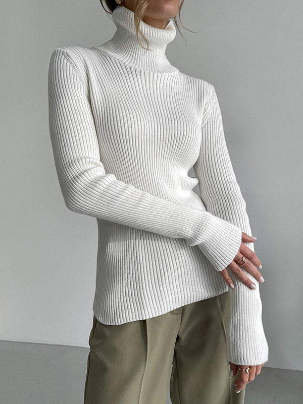 Well Tailored Sweater with a Graceful Silhouette