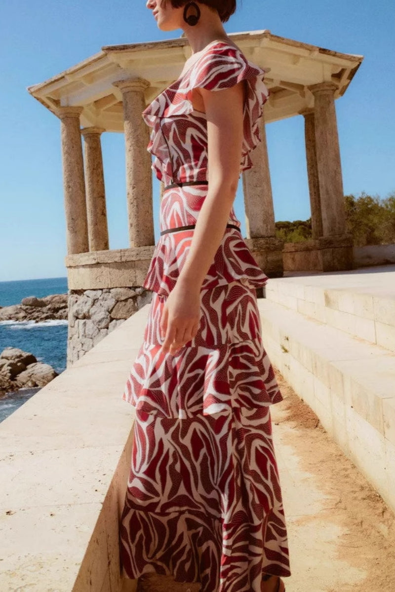 Well Tailored Dress with a Graceful Silhouette