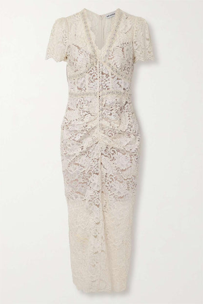 Beautifully Finished Dress in a Timeless Design