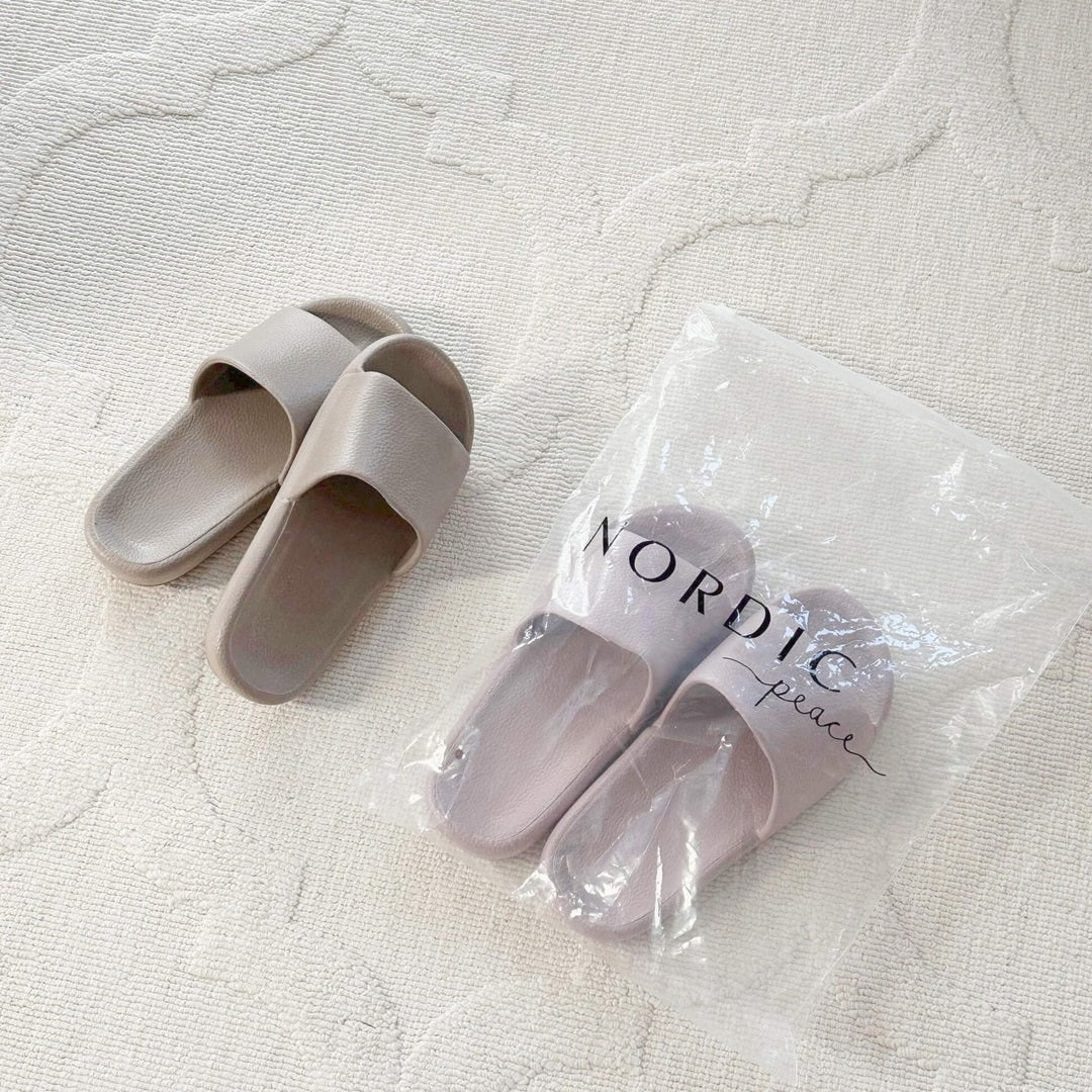 Classic Vintage Sandals with a Flattering Fit