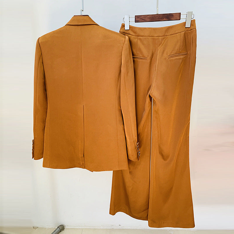 Effortlessly Elegant Pants with a Timeless Design