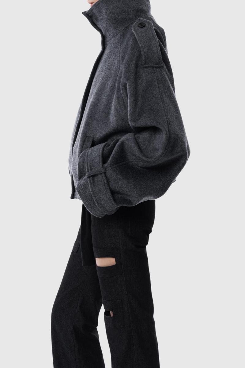 Effortlessly Elegant Jacket with a Timeless Design