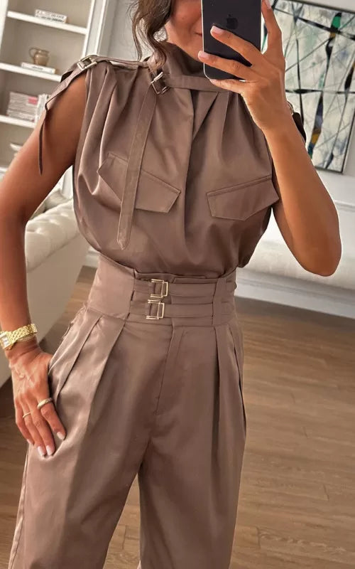 Effortlessly Elegant Garment with a Timeless Design