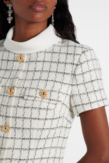 Gracefully Styled Dress for Any Occasion