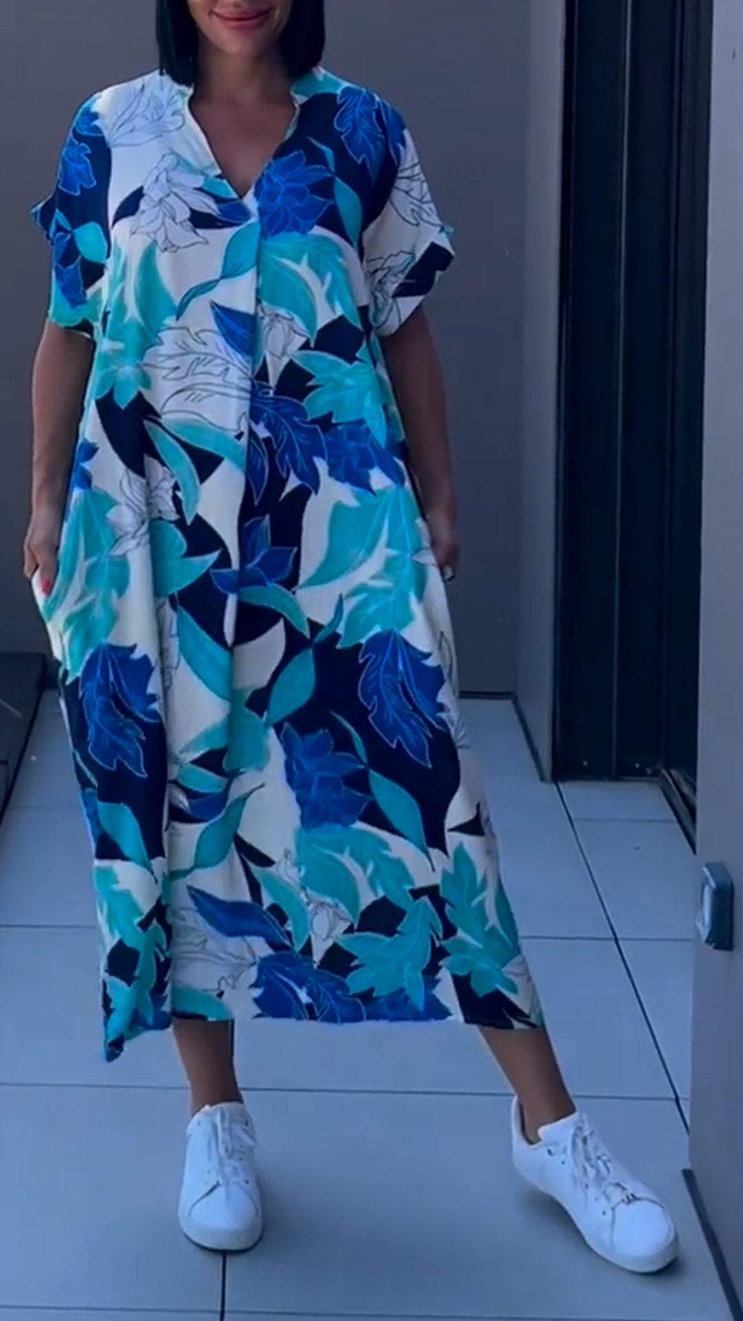 Classic Vintage Dress with a Flattering Fit