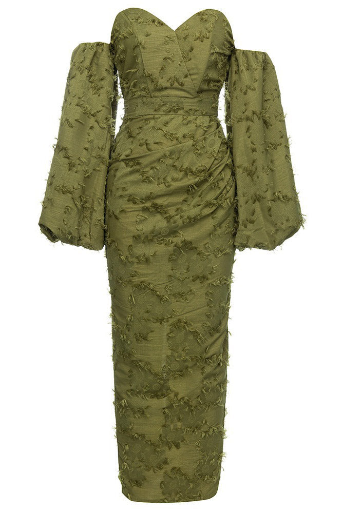 Well Tailored Garment with a Graceful Silhouette