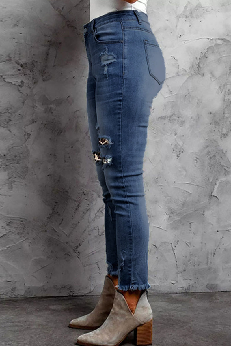 Well Tailored Garment with a Graceful Silhouette