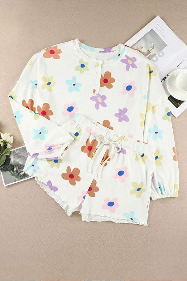 Well Tailored Top with a Graceful Silhouette
