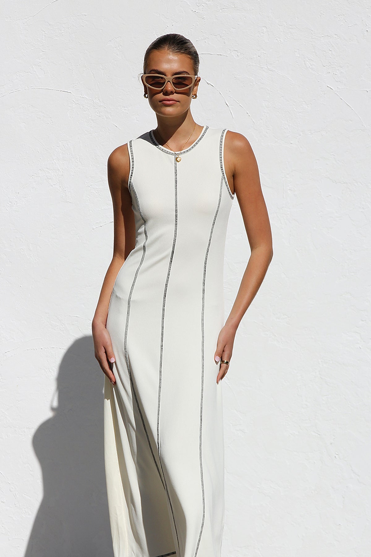 Classic Vintage Dress with a Flattering Fit