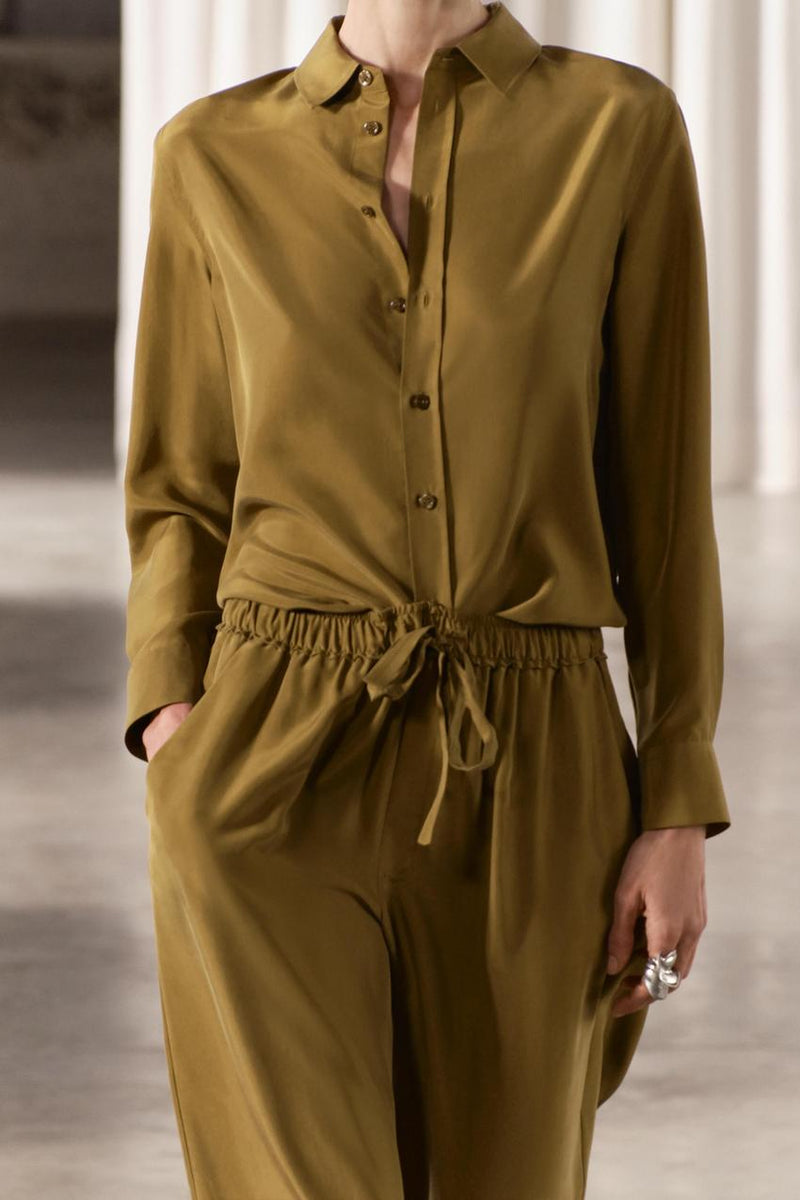 Polished Garment with an Effortless Classic Look