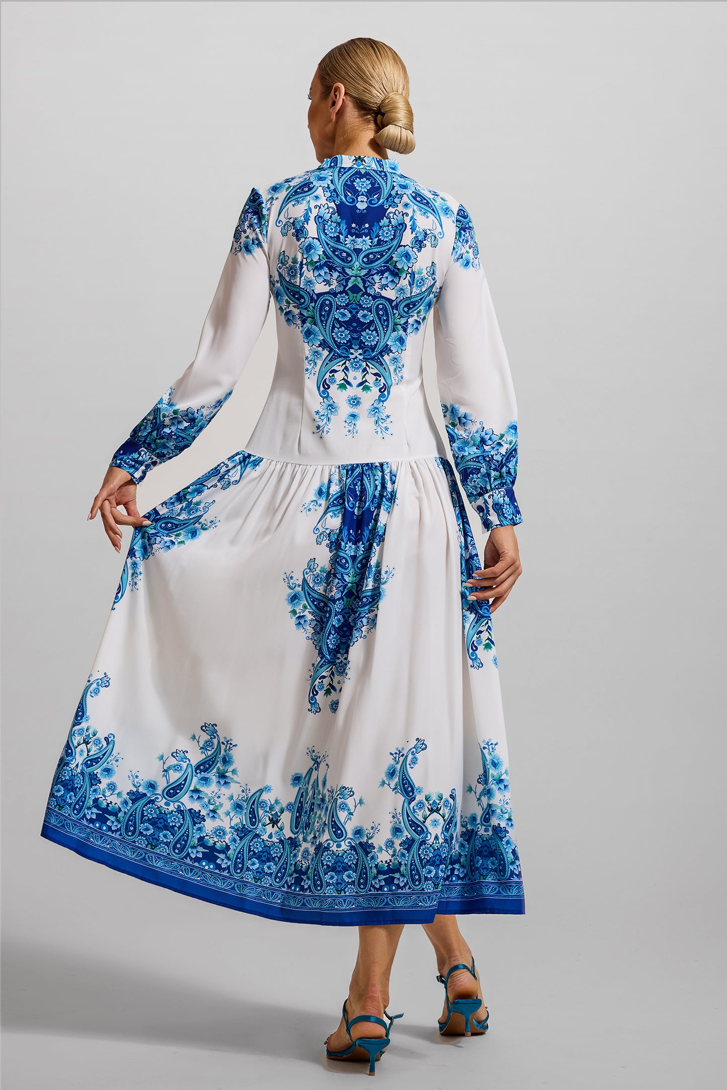 Gracefully Styled Dress for Any Occasion