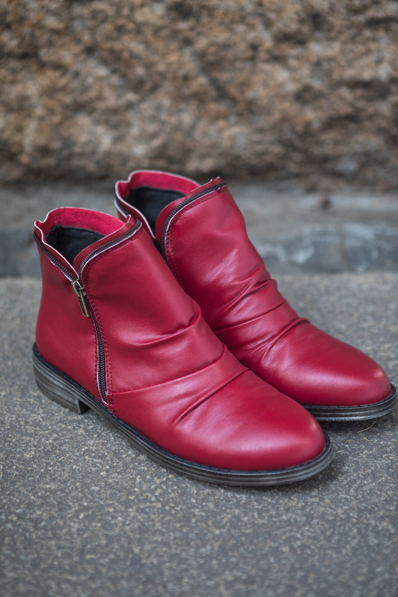 Sophisticated Garment with a Clean Classic Look