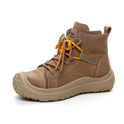 Effortlessly Elegant Boots with a Timeless Design