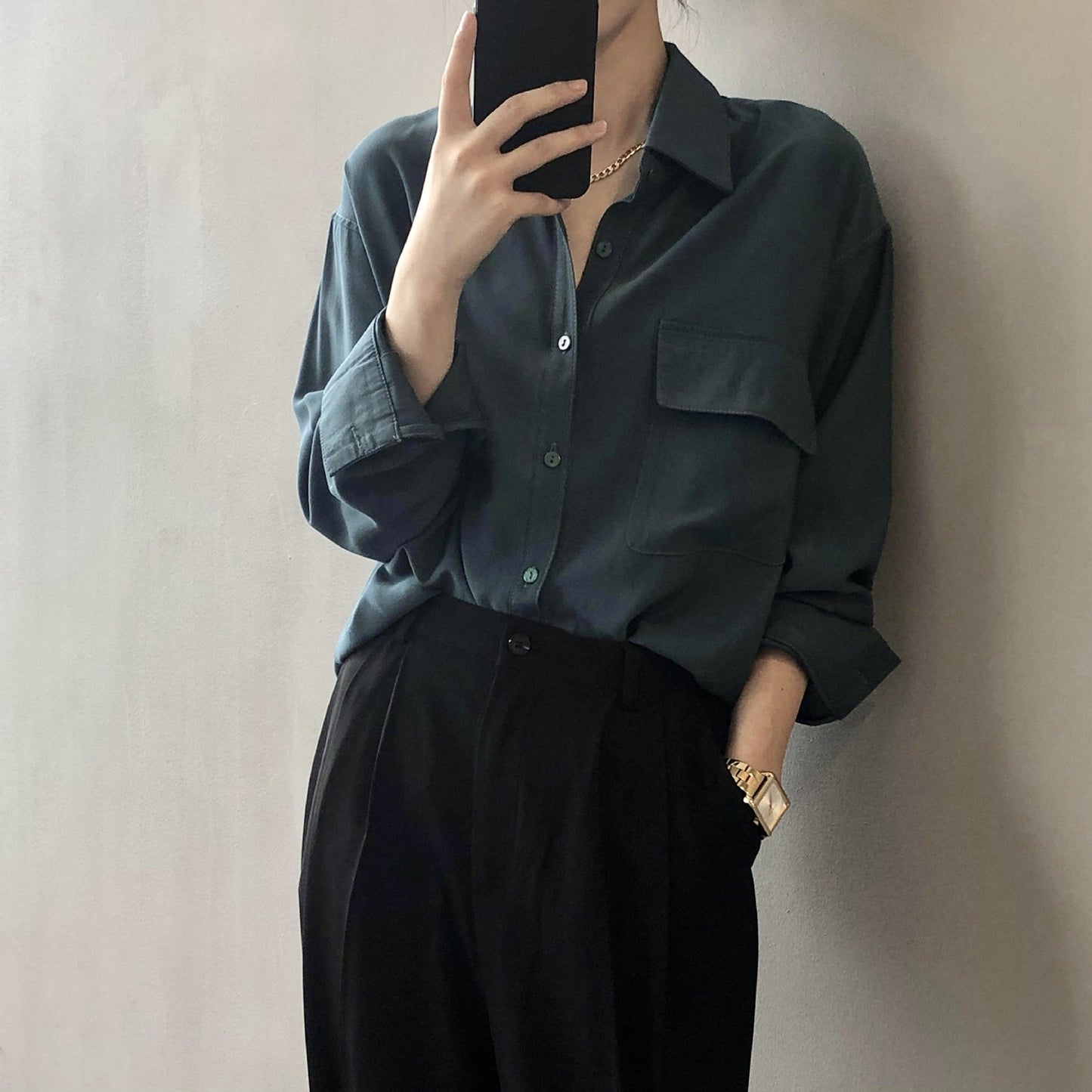 Classic Vintage Shirt with a Flattering Fit