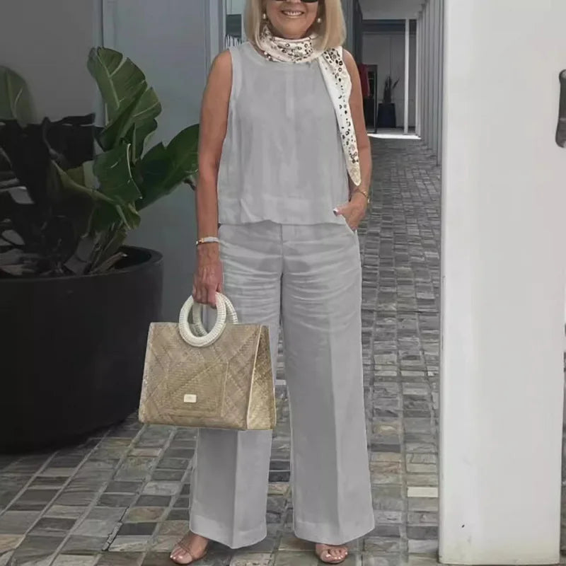 Effortlessly Elegant Garment with a Timeless Design