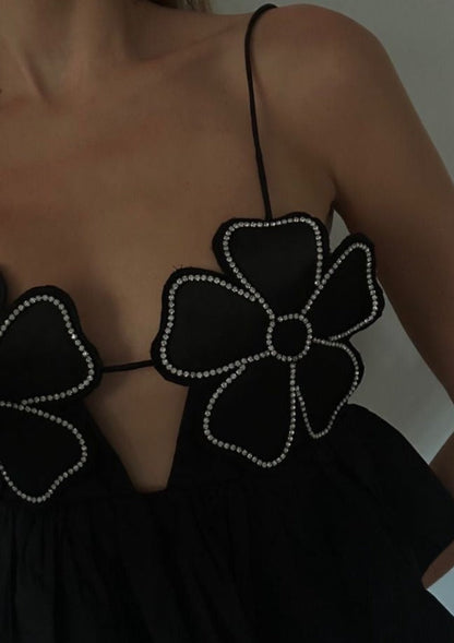 Beautifully Finished Top in a Timeless Design