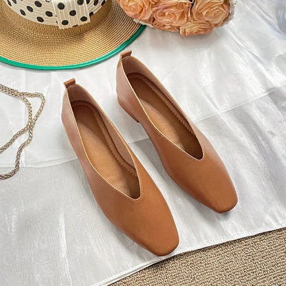 Well Tailored Shoes with a Graceful Silhouette