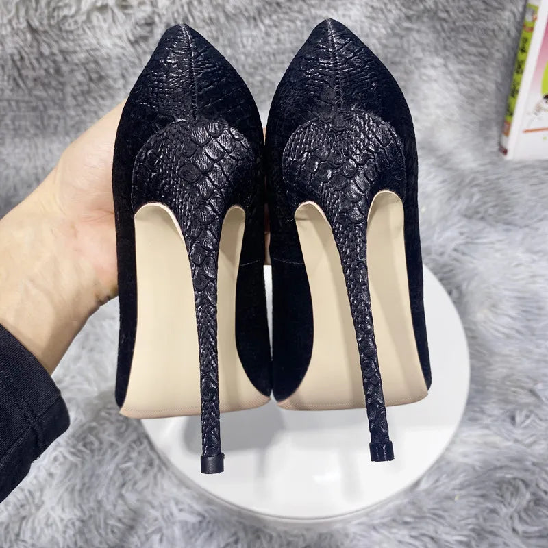Well Tailored Shoes with a Graceful Silhouette