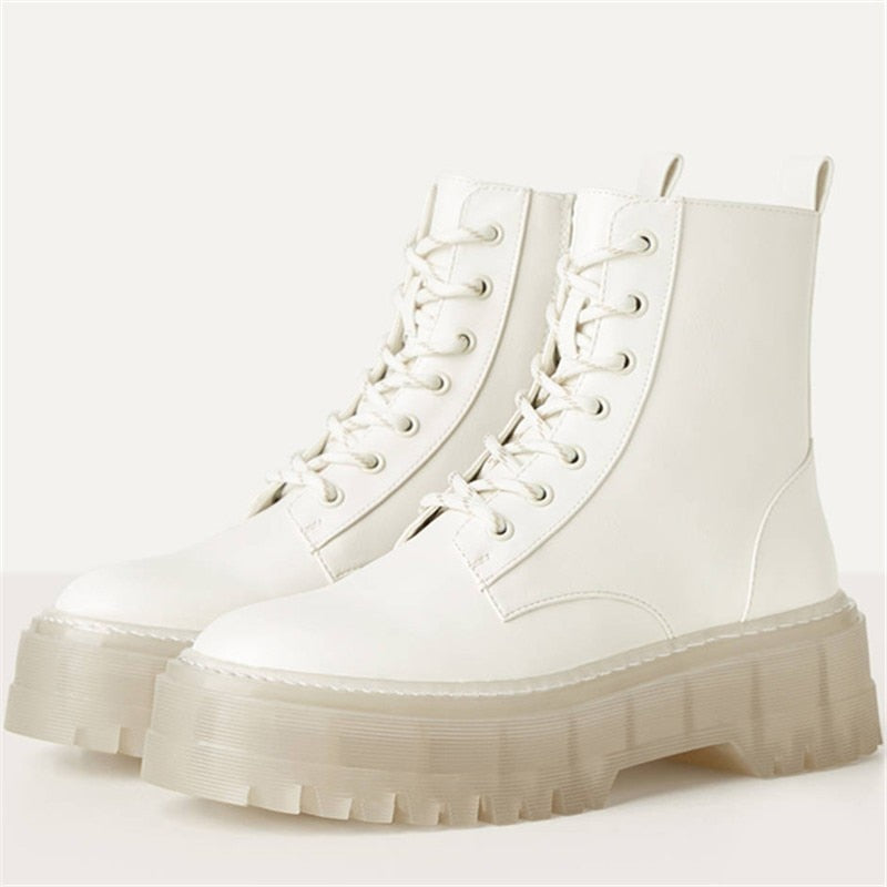 Polished Boots with an Effortless Classic Look